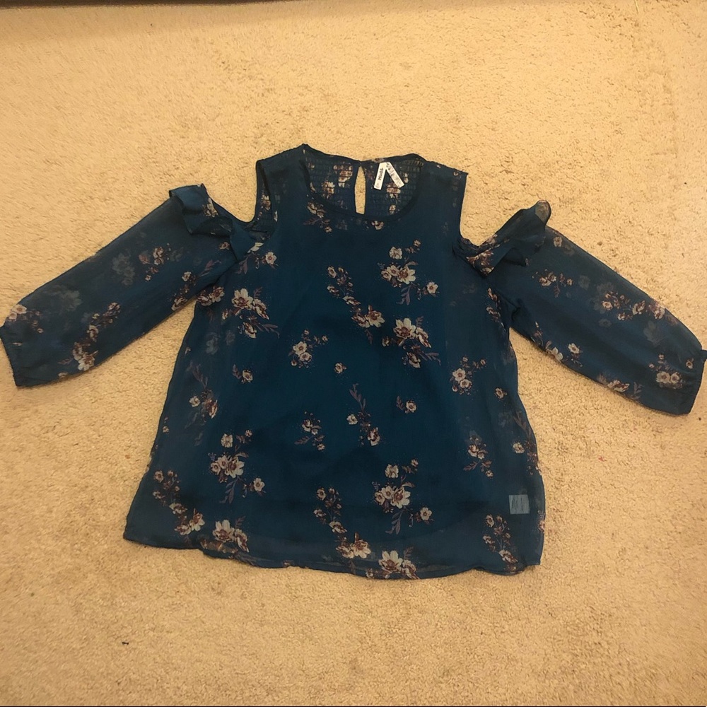 Shoulder-less Floral Blouse